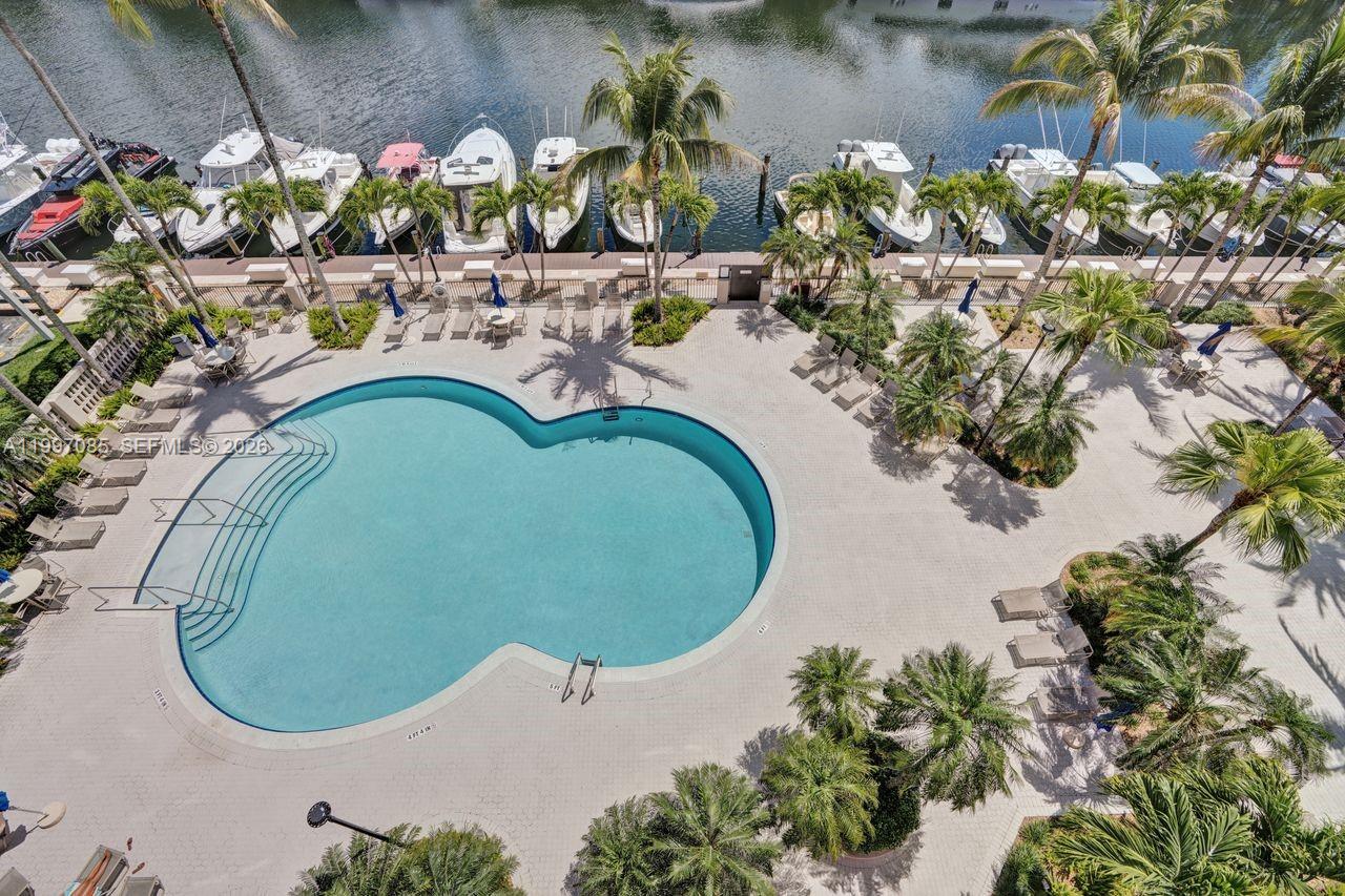 GABLES WATERWAY TOWERS CO - Residential