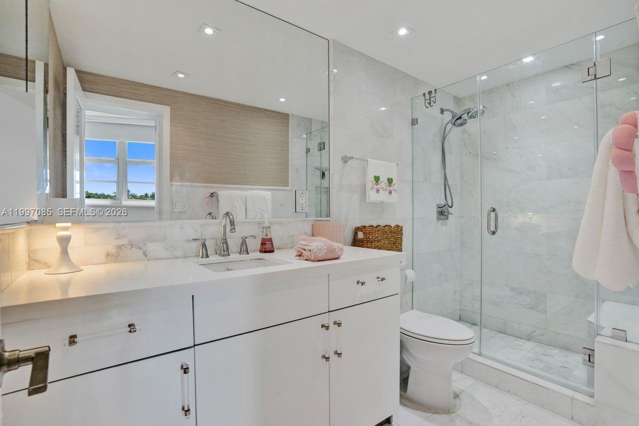 GABLES WATERWAY TOWERS CO - Residential