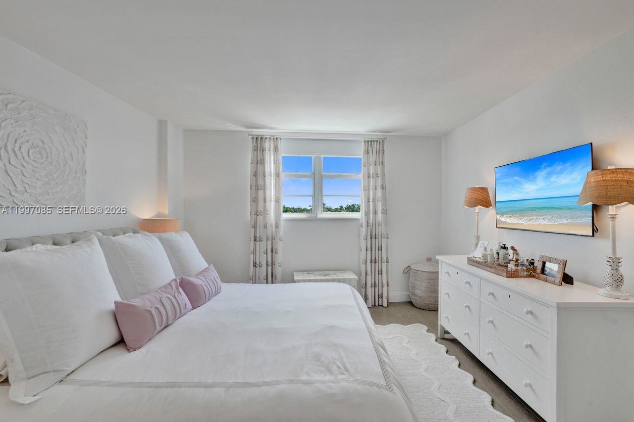 GABLES WATERWAY TOWERS CO - Residential