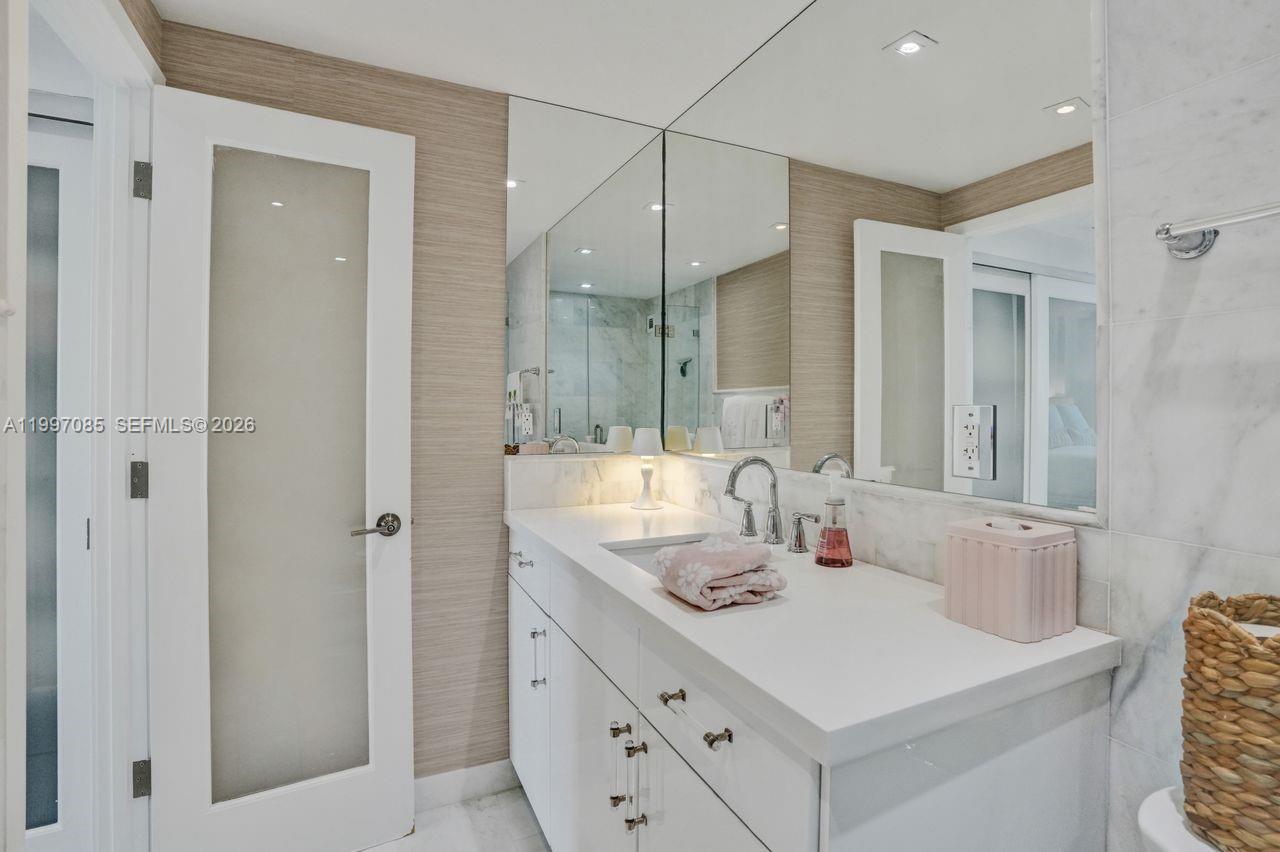 GABLES WATERWAY TOWERS CO - Residential