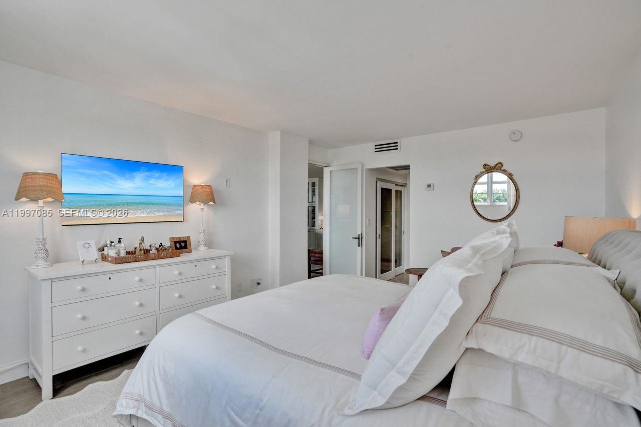 GABLES WATERWAY TOWERS CO - Residential