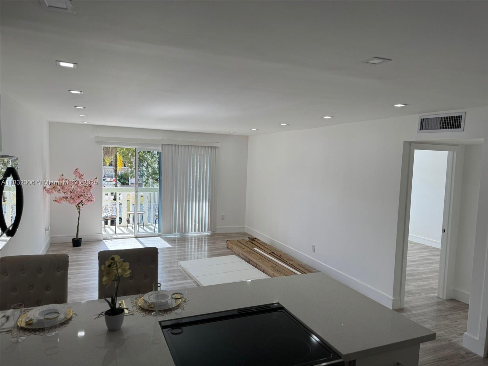 15201 NE 6th Ave C210