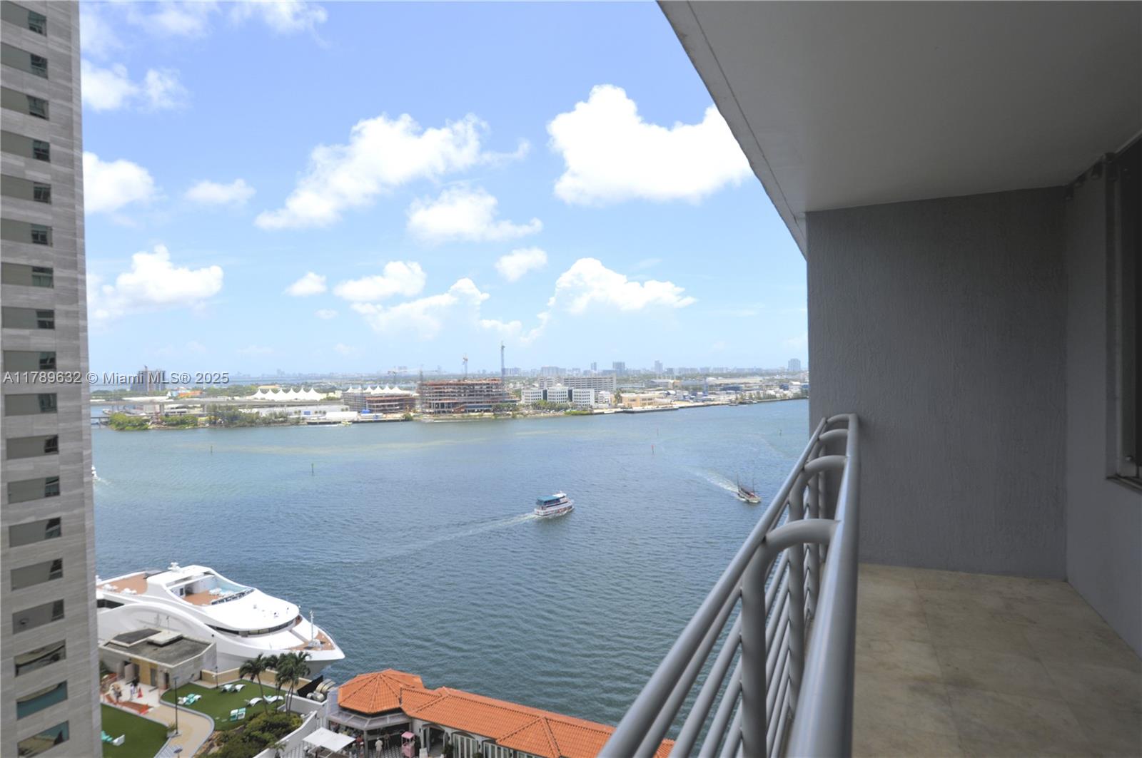 Property for Sale at 335 S Biscayne Blvd 1904, Miami, Broward County, Florida - Bedrooms: 1 
Bathrooms: 1  - $449,000