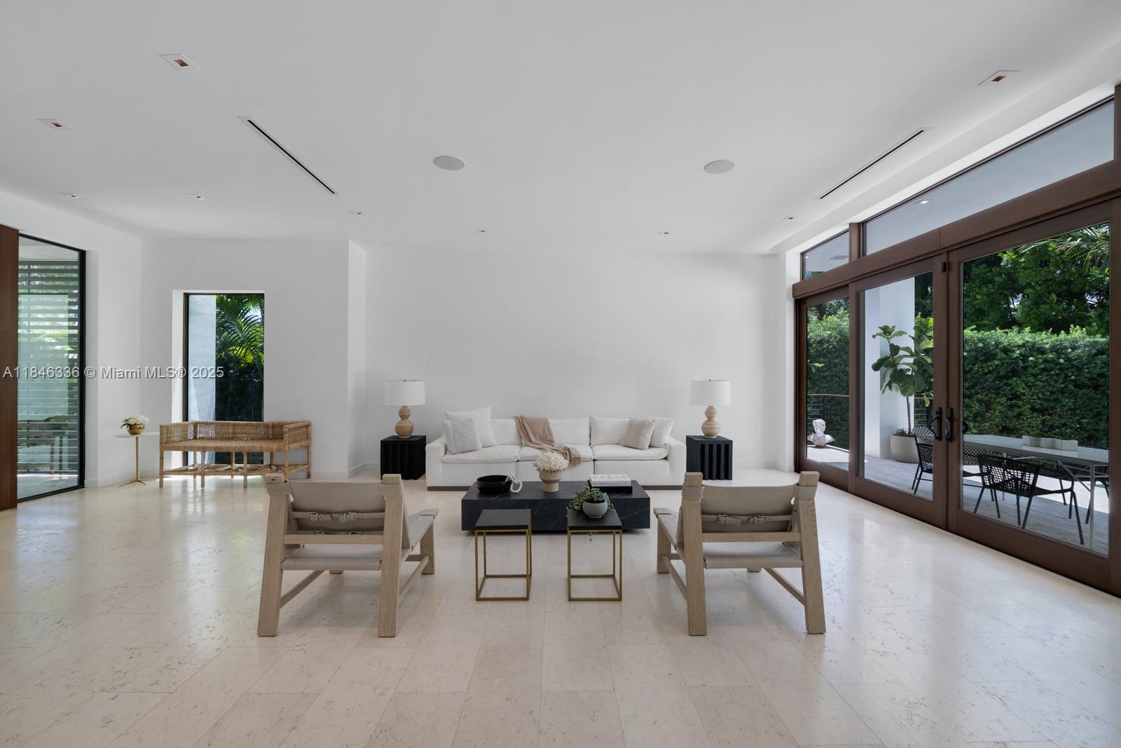 110 Venetian Way