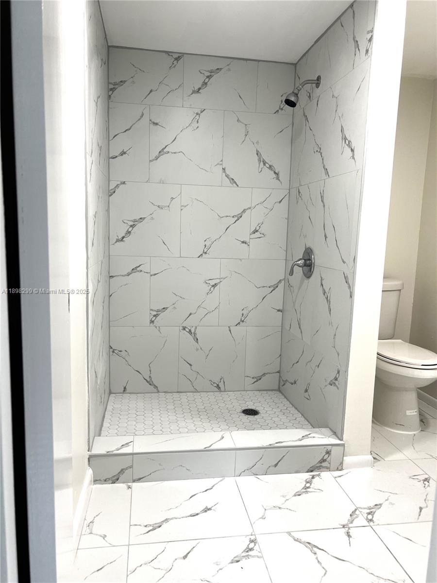 SAMARI LAKE EAST CONDO - Residential