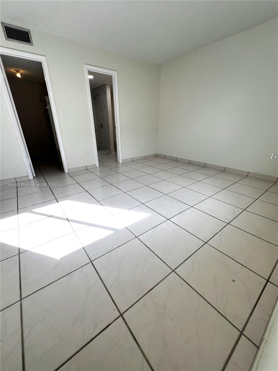 SAMARI LAKE EAST CONDO - Residential