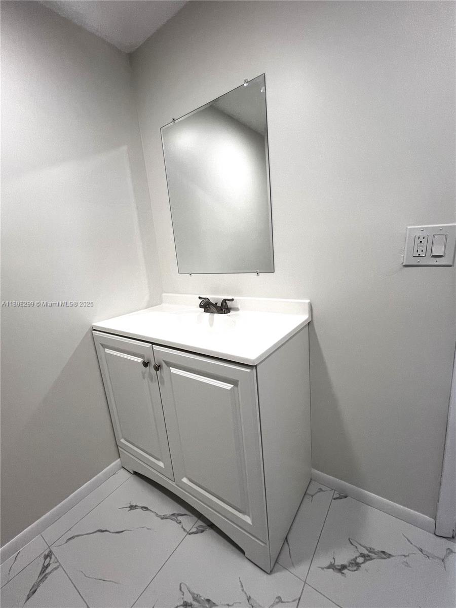 SAMARI LAKE EAST CONDO - Residential