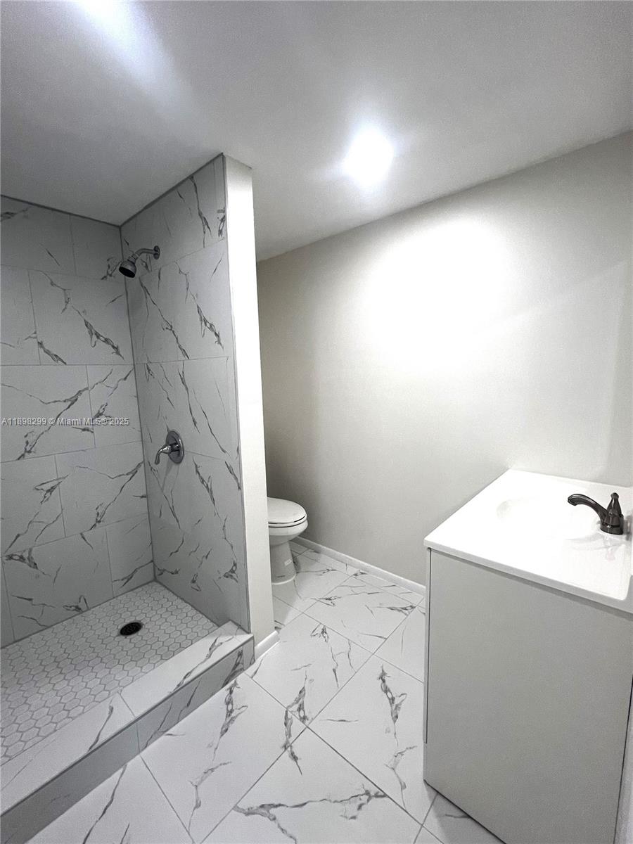 SAMARI LAKE EAST CONDO - Residential