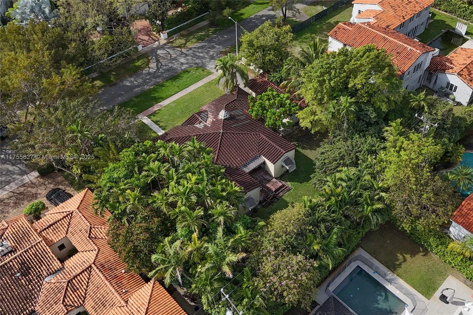 Coral Gables, Florida 33134, United States, 5 Bedrooms Bedrooms, ,3 BathroomsBathrooms,Residential,Pending,81839