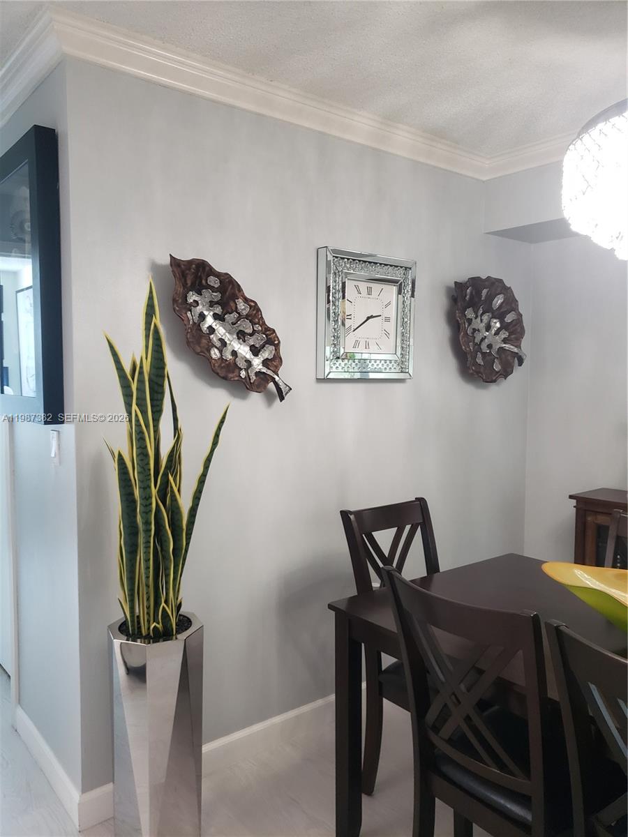 INTERNATIONAL PARK CONDO - Residential