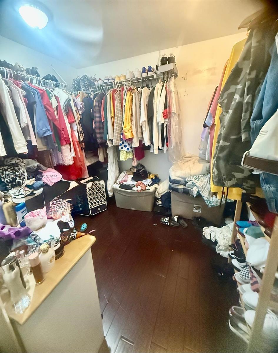 MONTECARLO CONDO - Residential