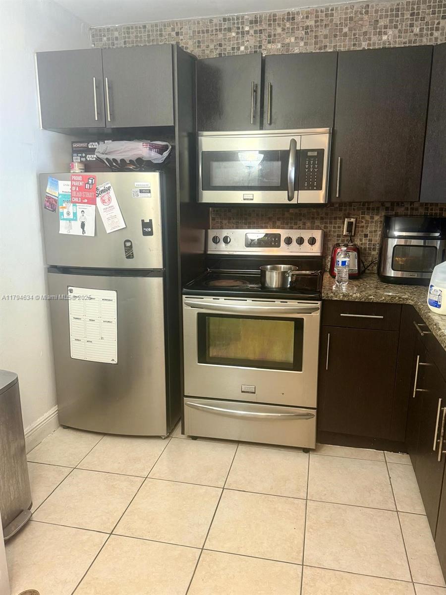 488 NW 165th St Rd B-512