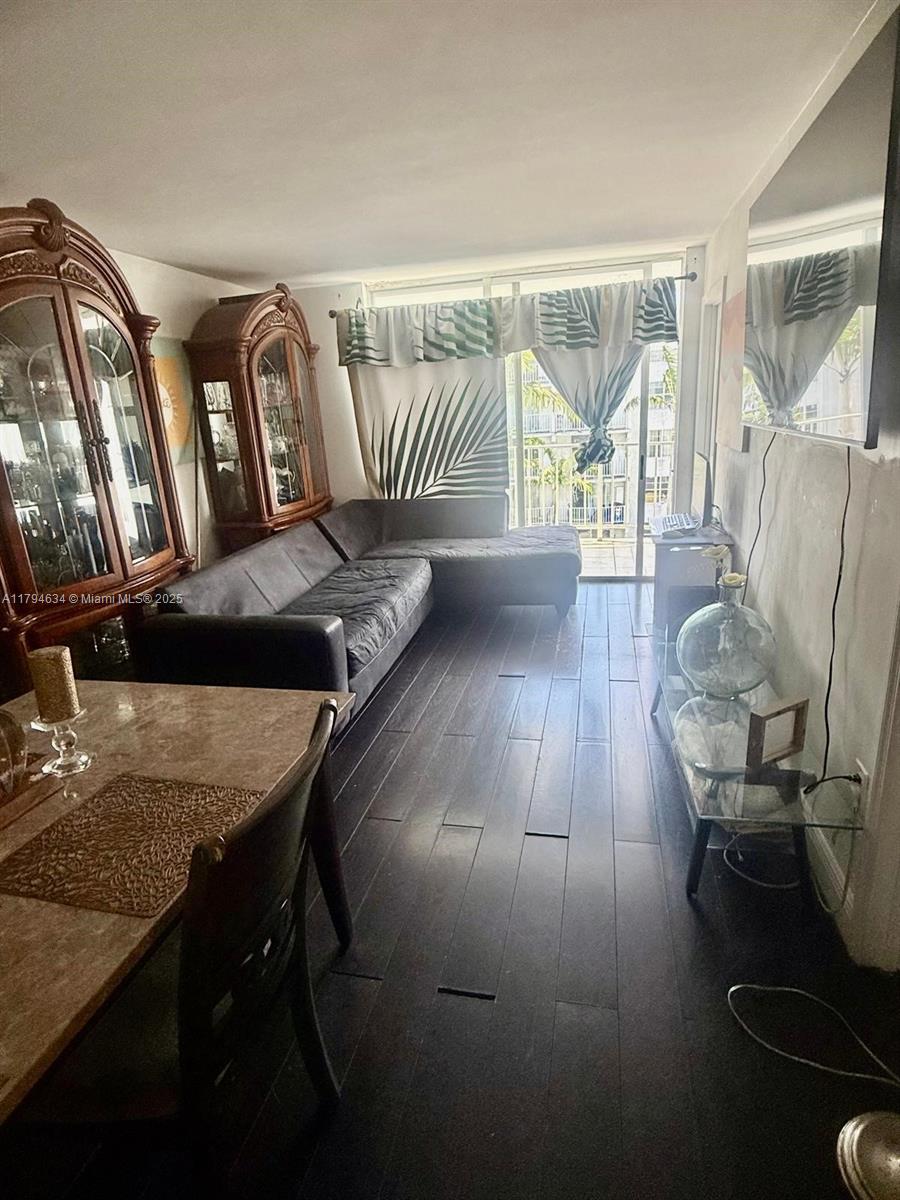 MONTECARLO CONDO - Residential