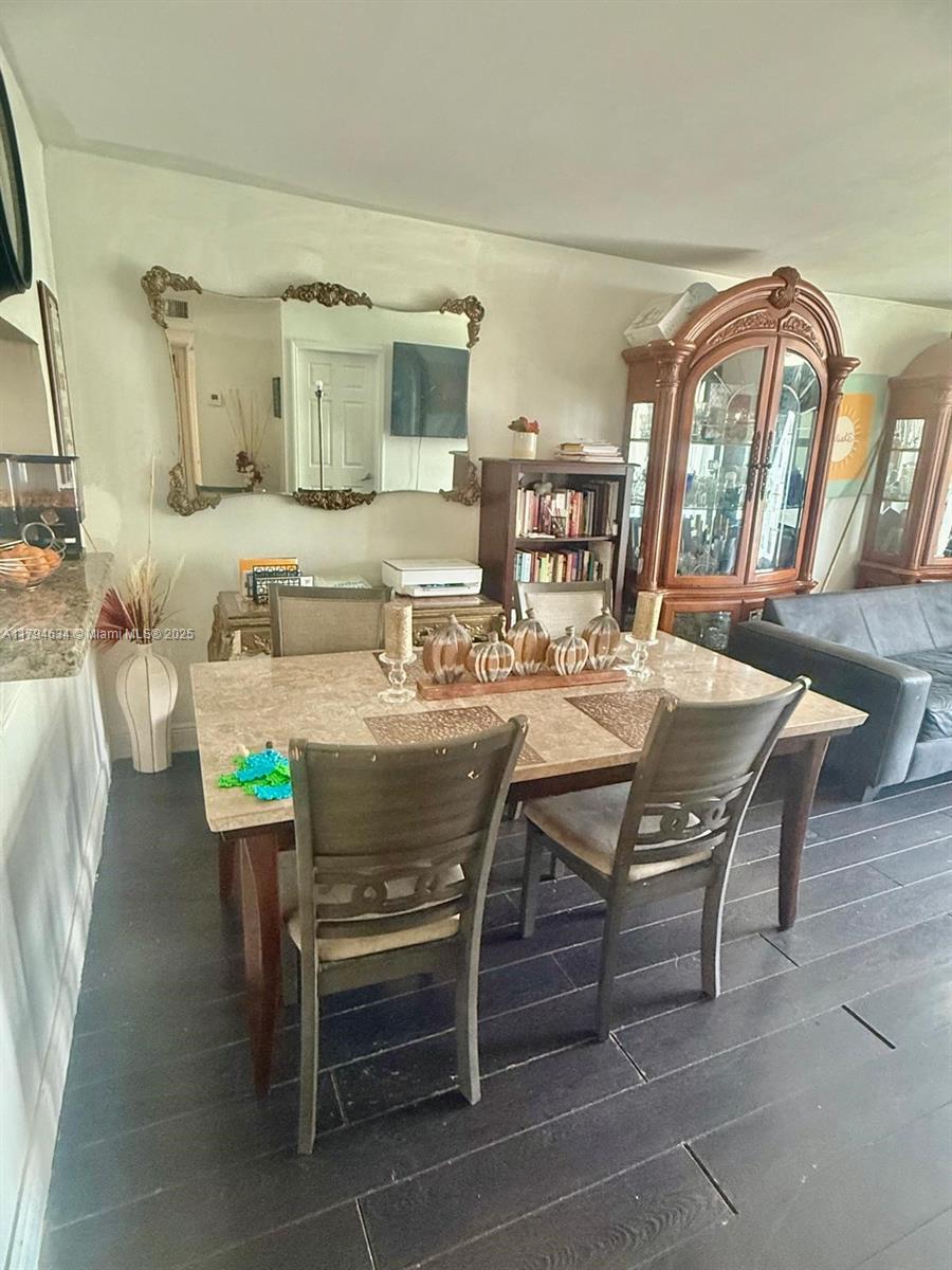 488 NW 165th St Rd B-512