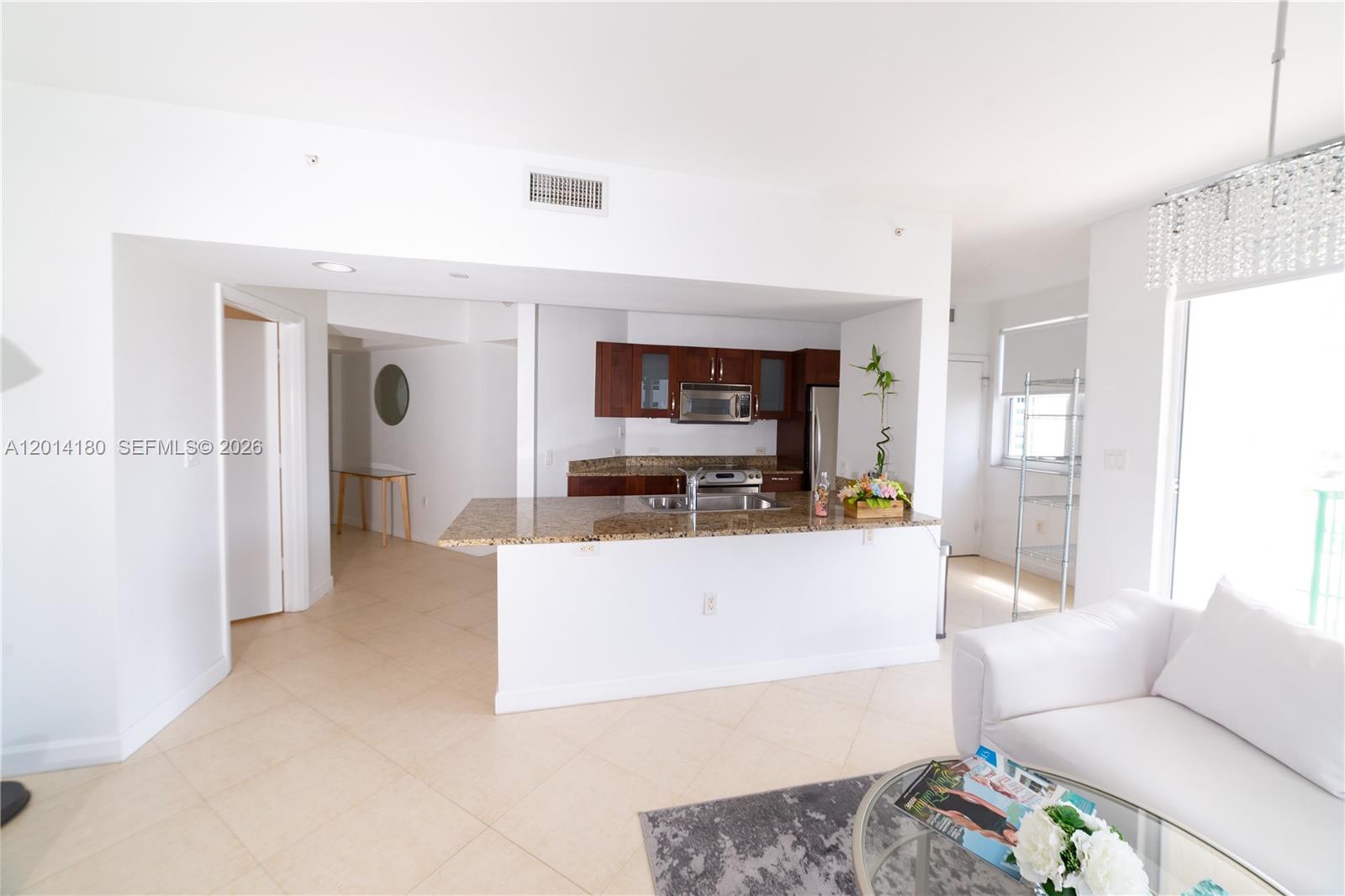 TURNBERRY VLG NO TOWER CO - Residential Lease