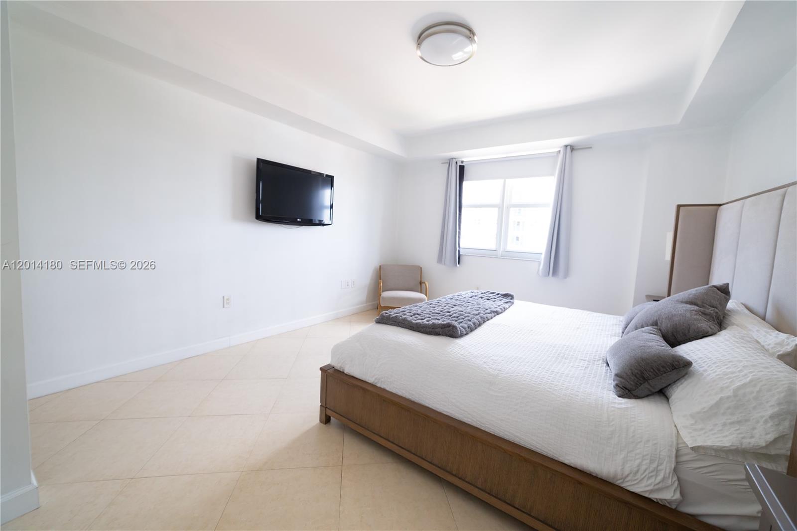 TURNBERRY VLG NO TOWER CO - Residential Lease