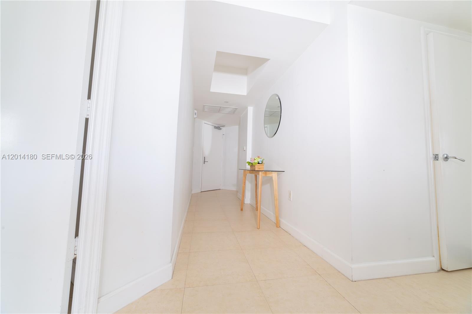 TURNBERRY VLG NO TOWER CO - Residential Lease