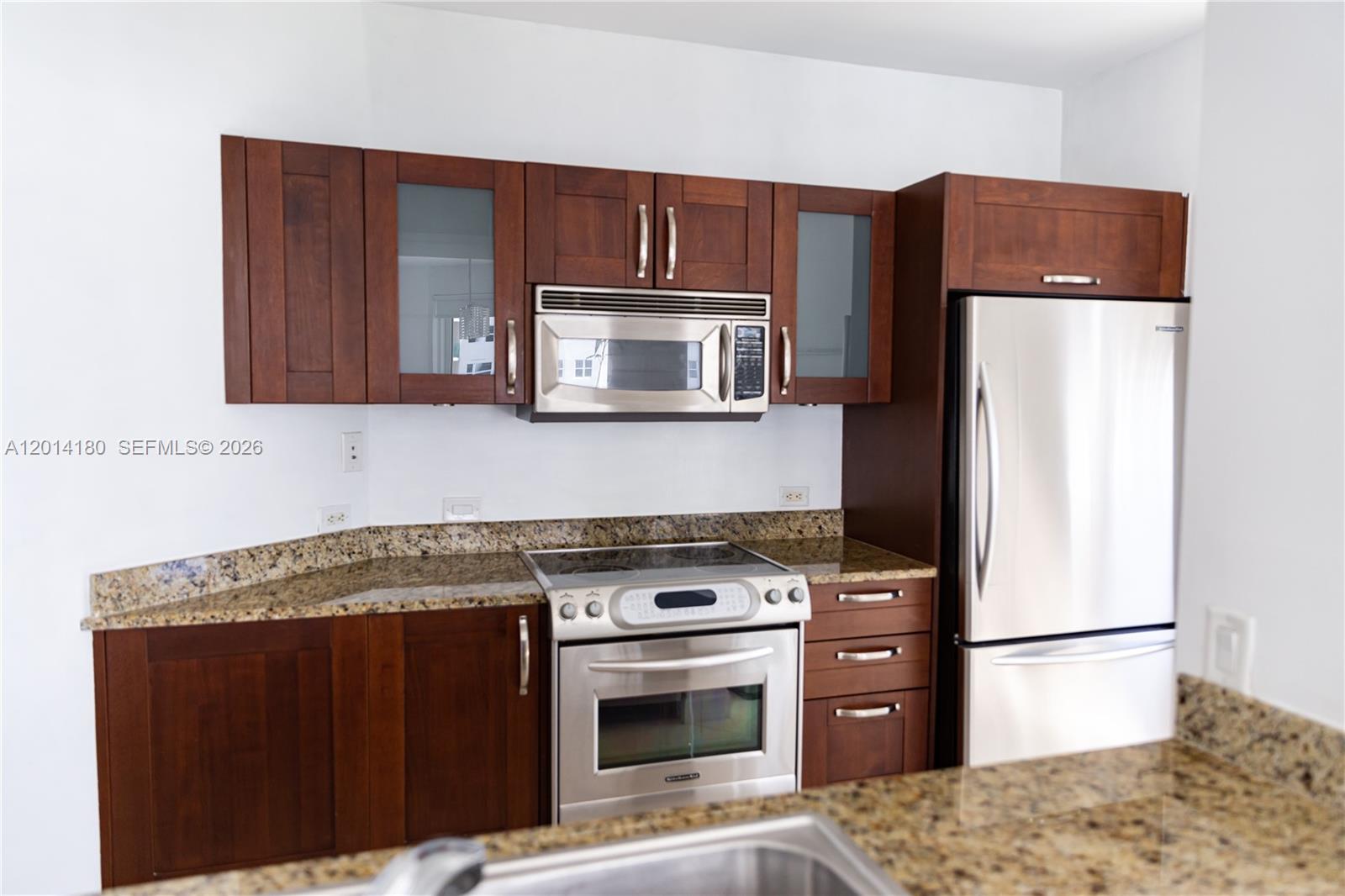 TURNBERRY VLG NO TOWER CO - Residential Lease