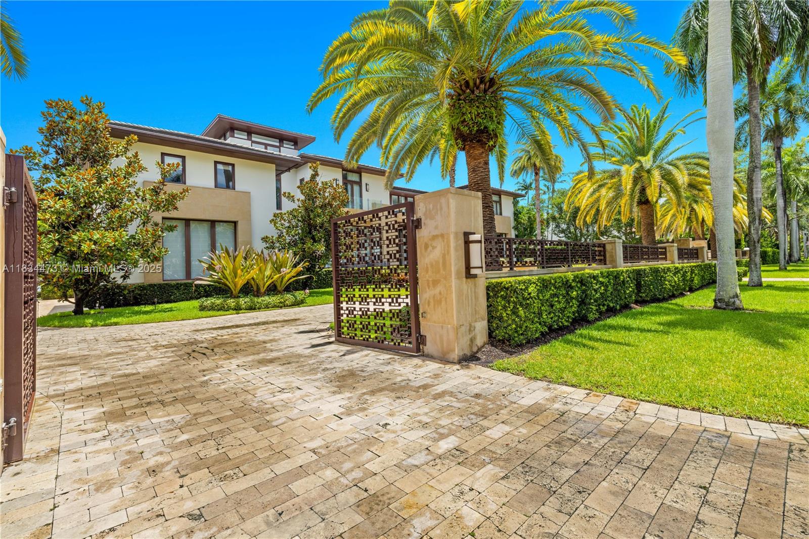 401 Arvida Pkwy