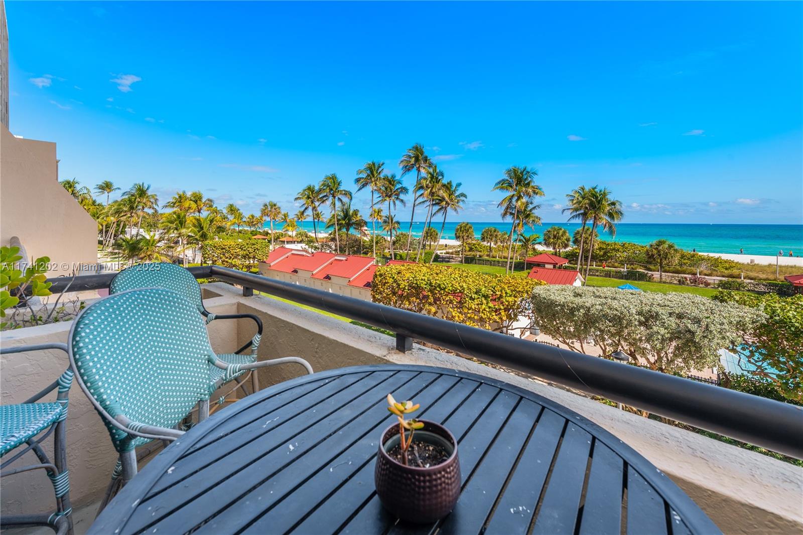 CLUB ATLANTIS CONDO - Residential