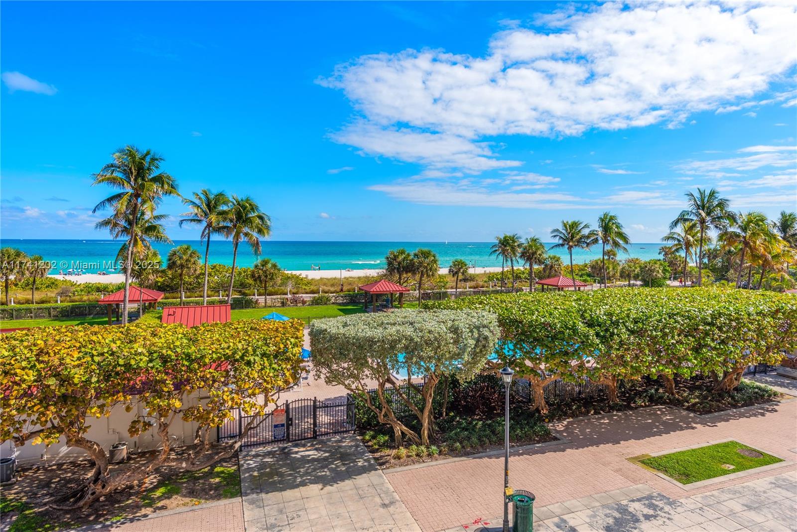 CLUB ATLANTIS CONDO - Residential