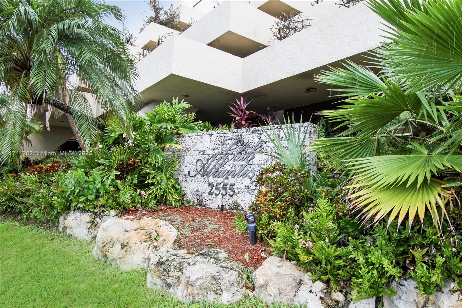 CLUB ATLANTIS CONDO - Residential