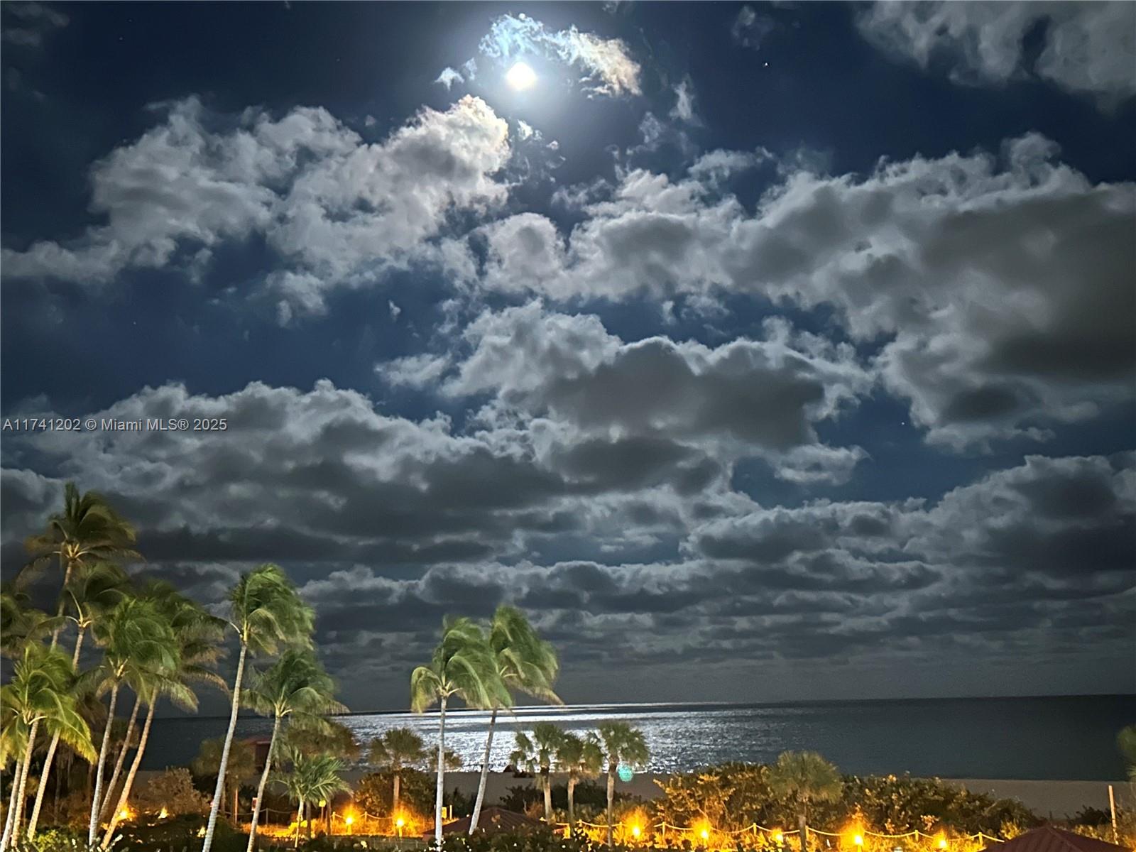 CLUB ATLANTIS CONDO - Residential