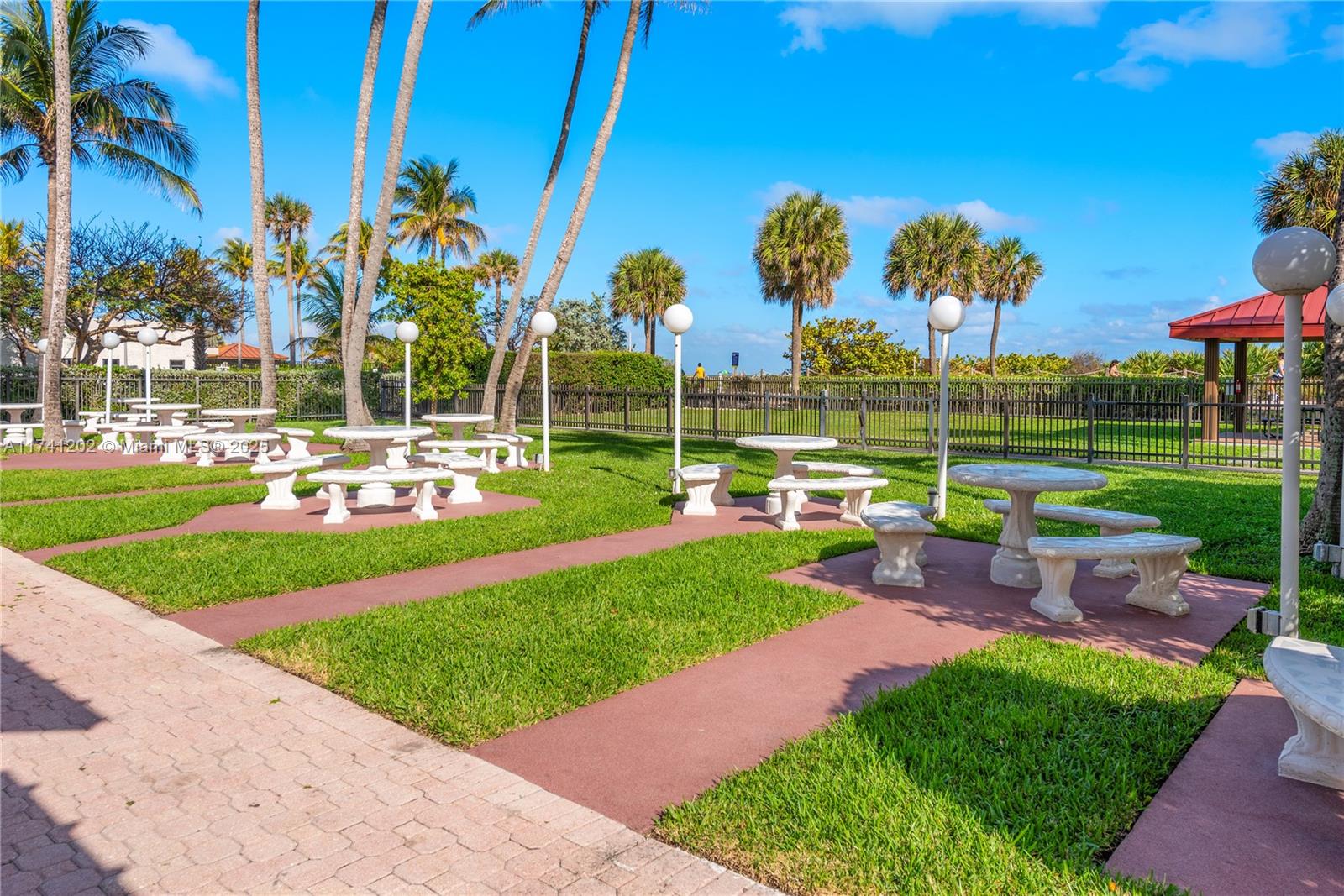 CLUB ATLANTIS CONDO - Residential