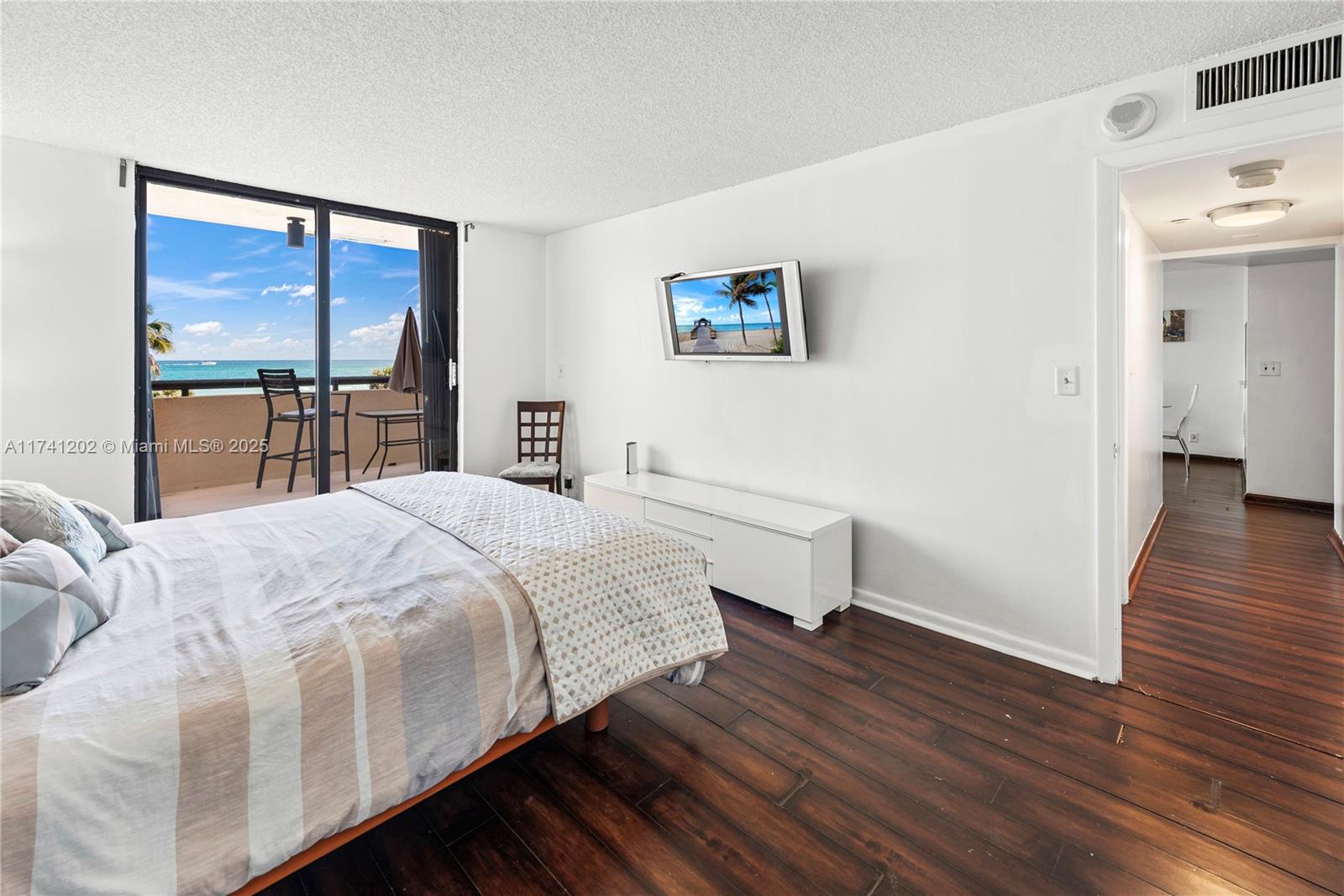 CLUB ATLANTIS CONDO - Residential