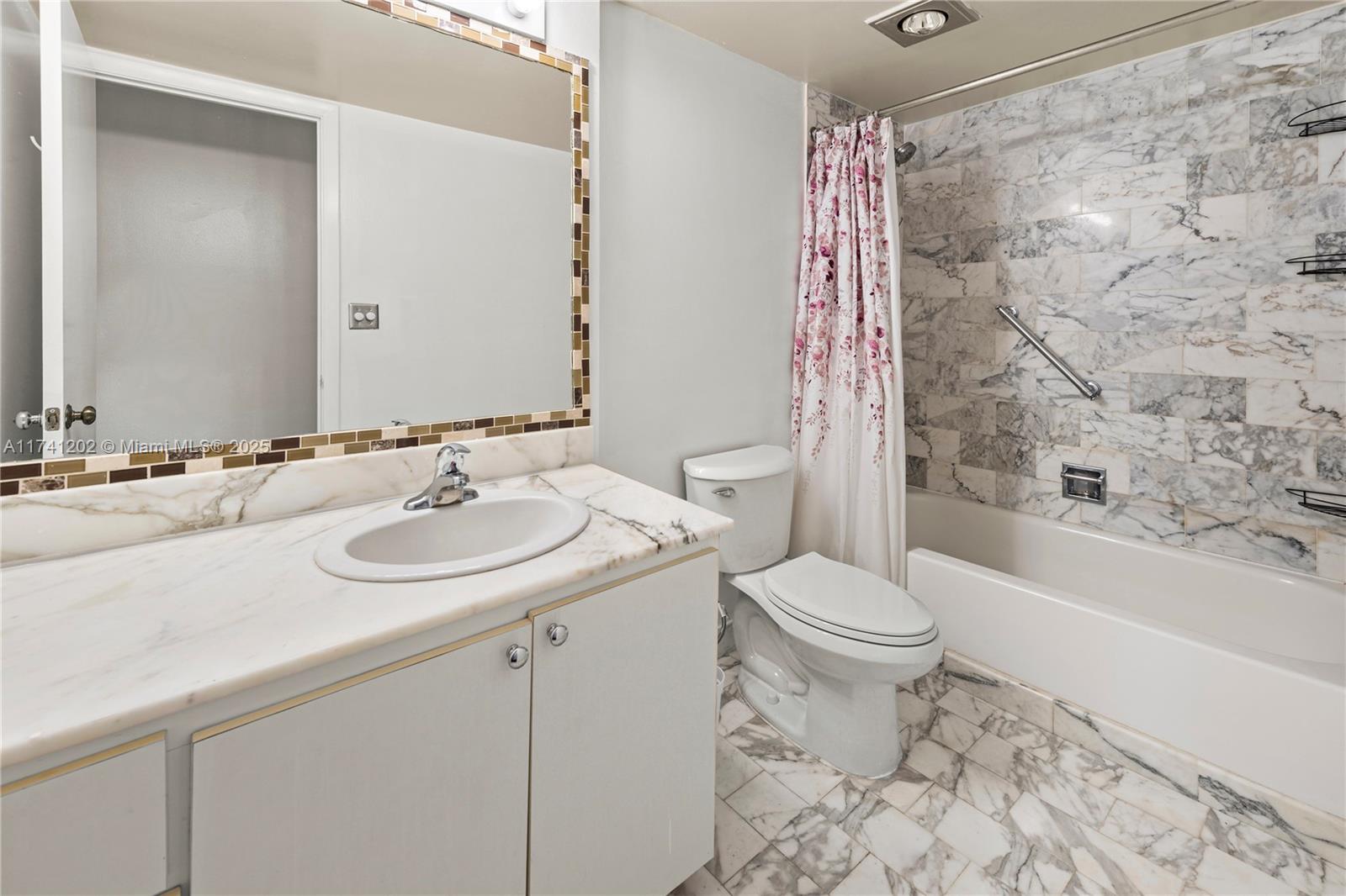 CLUB ATLANTIS CONDO - Residential