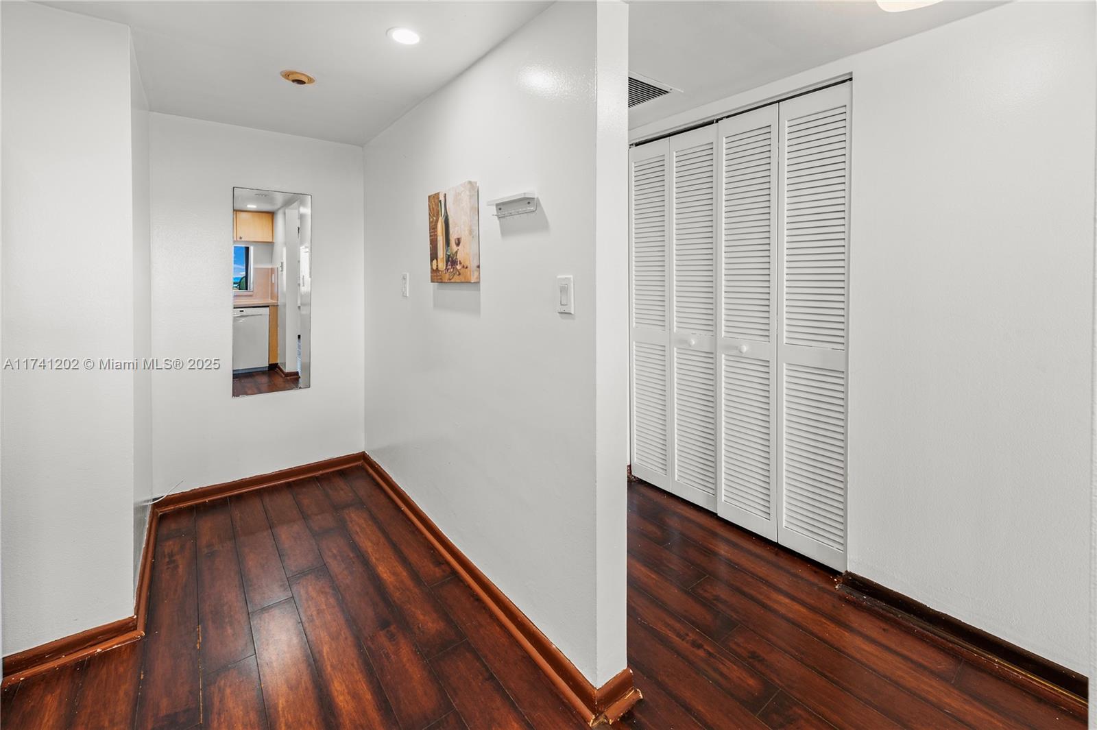 CLUB ATLANTIS CONDO - Residential