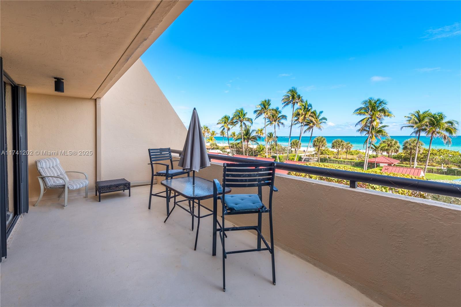 CLUB ATLANTIS CONDO - Residential