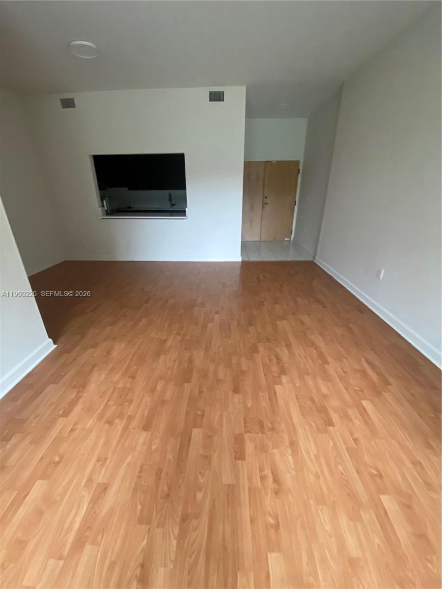 DORAL HOUSE CONDO NO 1 - Residential