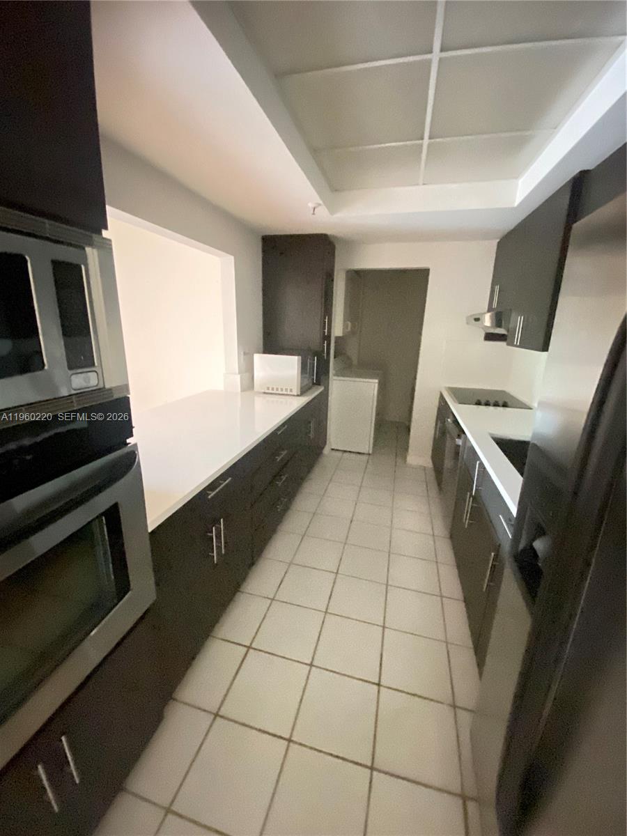 DORAL HOUSE CONDO NO 1 - Residential