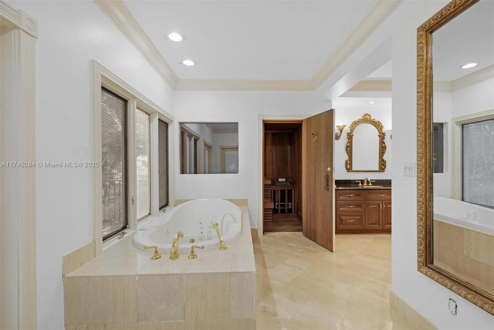 Coral Gables, Florida 33146, United States, 5 Bedrooms Bedrooms, ,5 BathroomsBathrooms,Residential,Active,4020