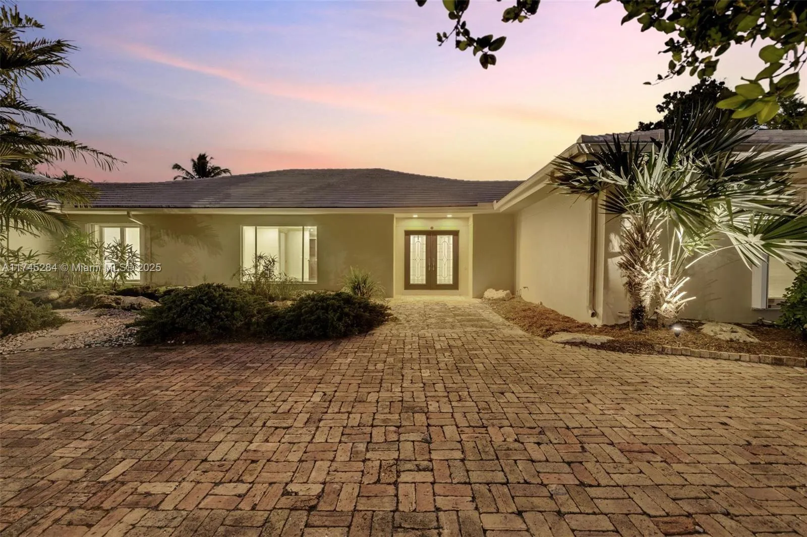 Coral Gables, Florida 33146, United States, 5 Bedrooms Bedrooms, ,5 BathroomsBathrooms,Residential,Active,4020