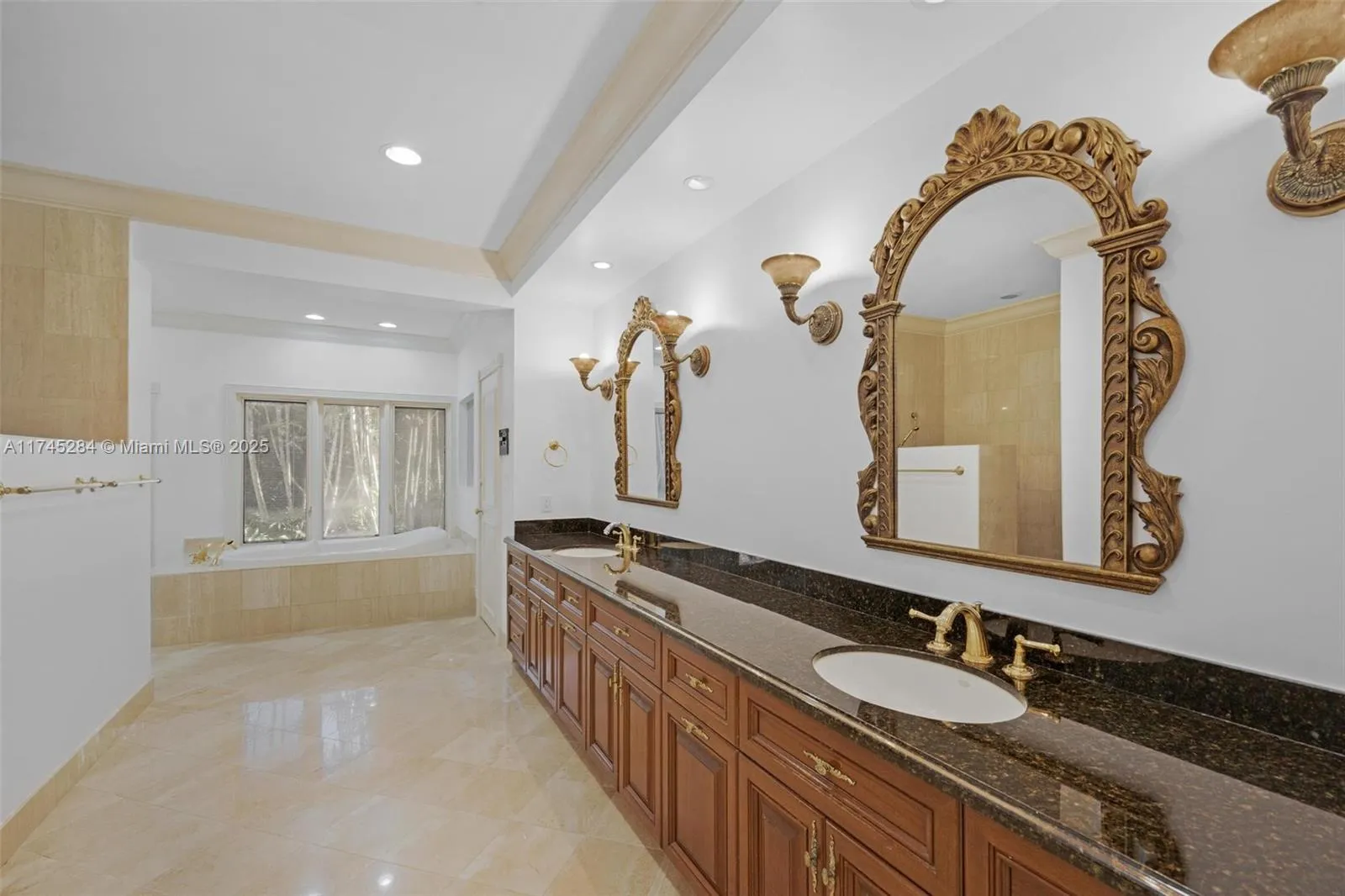 Coral Gables, Florida 33146, United States, 5 Bedrooms Bedrooms, ,5 BathroomsBathrooms,Residential,Active,4020