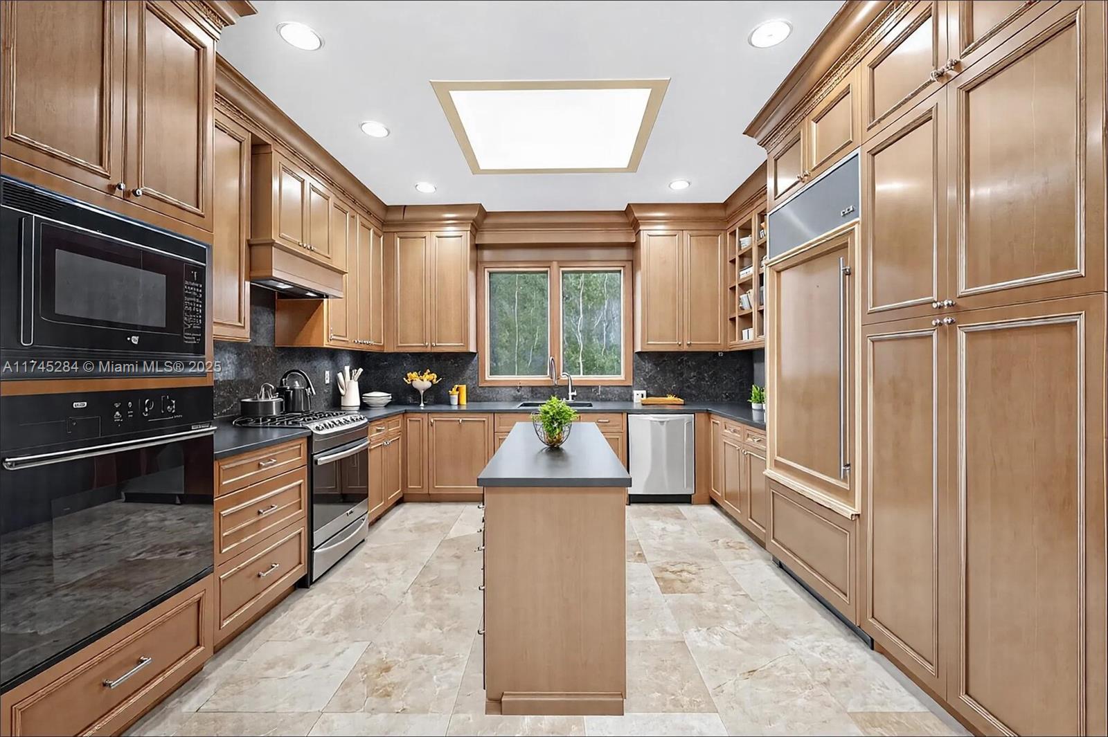 CORAL GABLES RIVIERA SEC - Residential