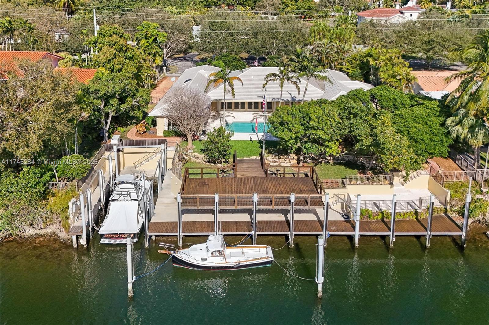 CORAL GABLES RIVIERA SEC - Residential