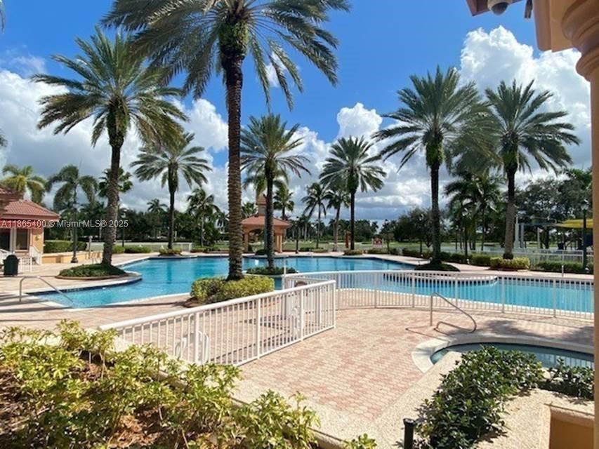 SUNSET LAKES PLAT ONE - Residential
