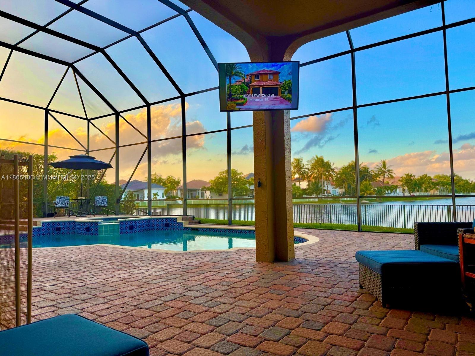 SUNSET LAKES PLAT ONE - Residential