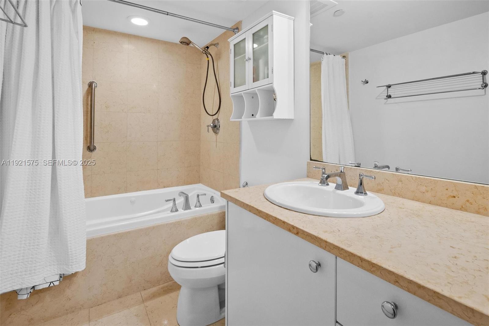 TURNBERRY VILLAGE SO TOWE - Residential Lease