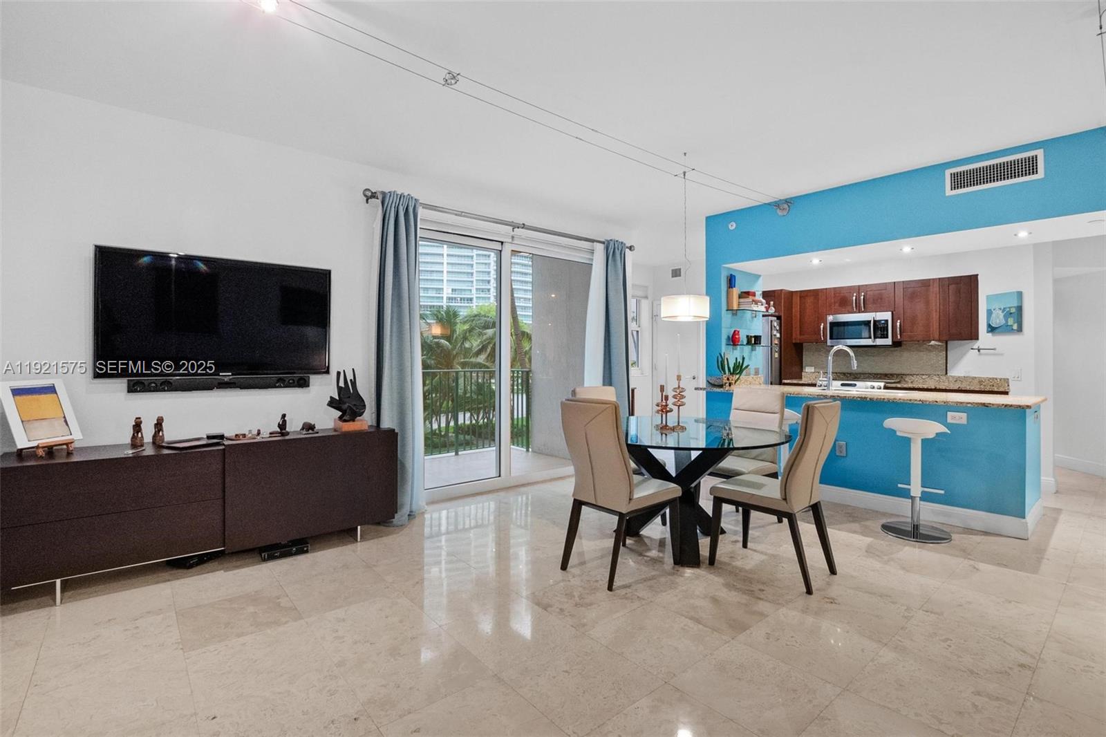 TURNBERRY VILLAGE SO TOWE - Residential Lease