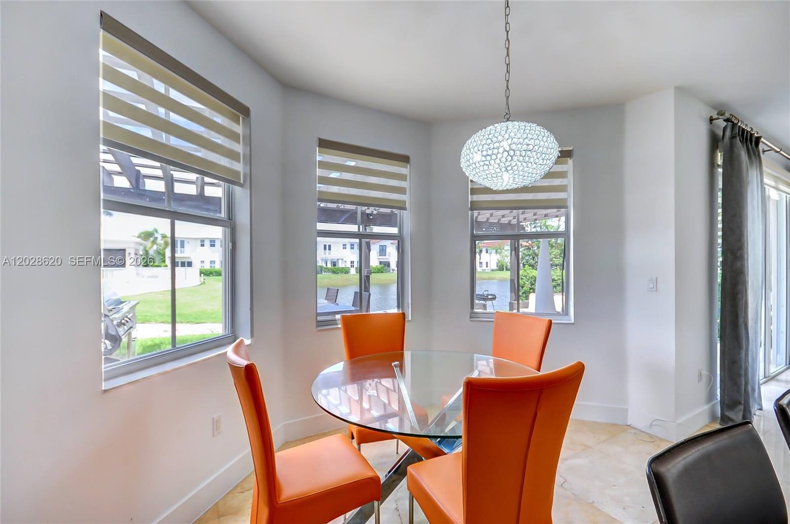 VINTAGE ESTATES - Residential