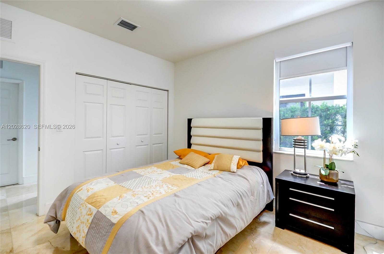 VINTAGE ESTATES - Residential