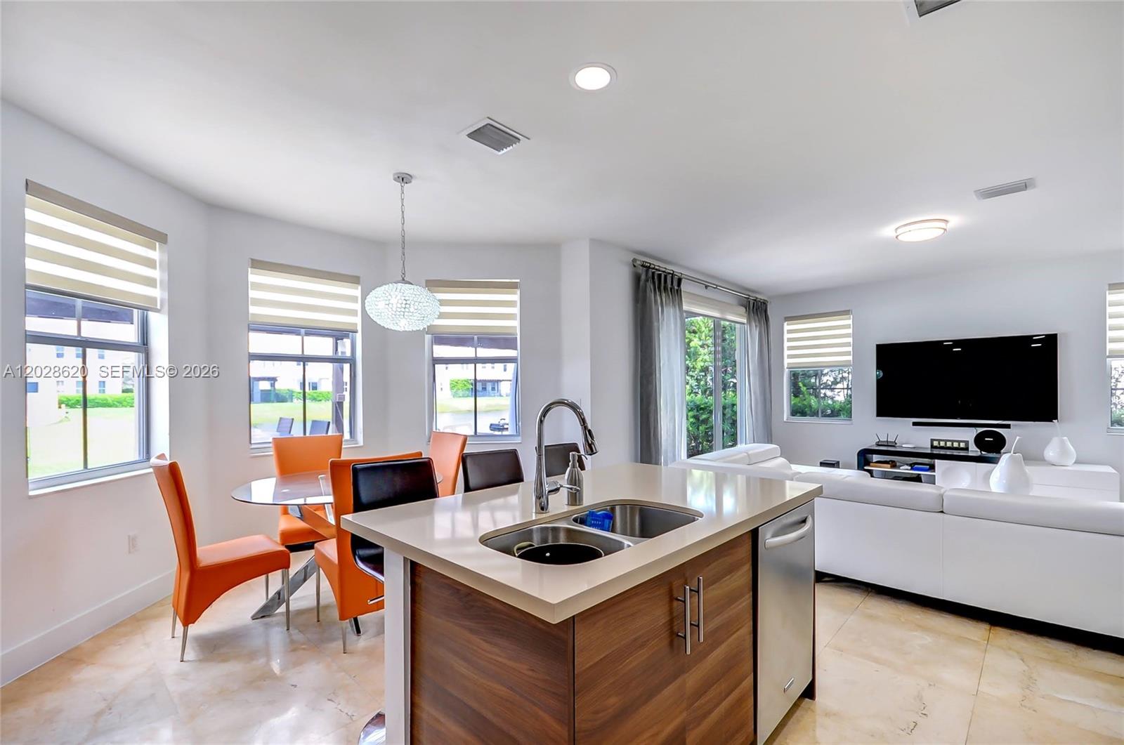 VINTAGE ESTATES - Residential