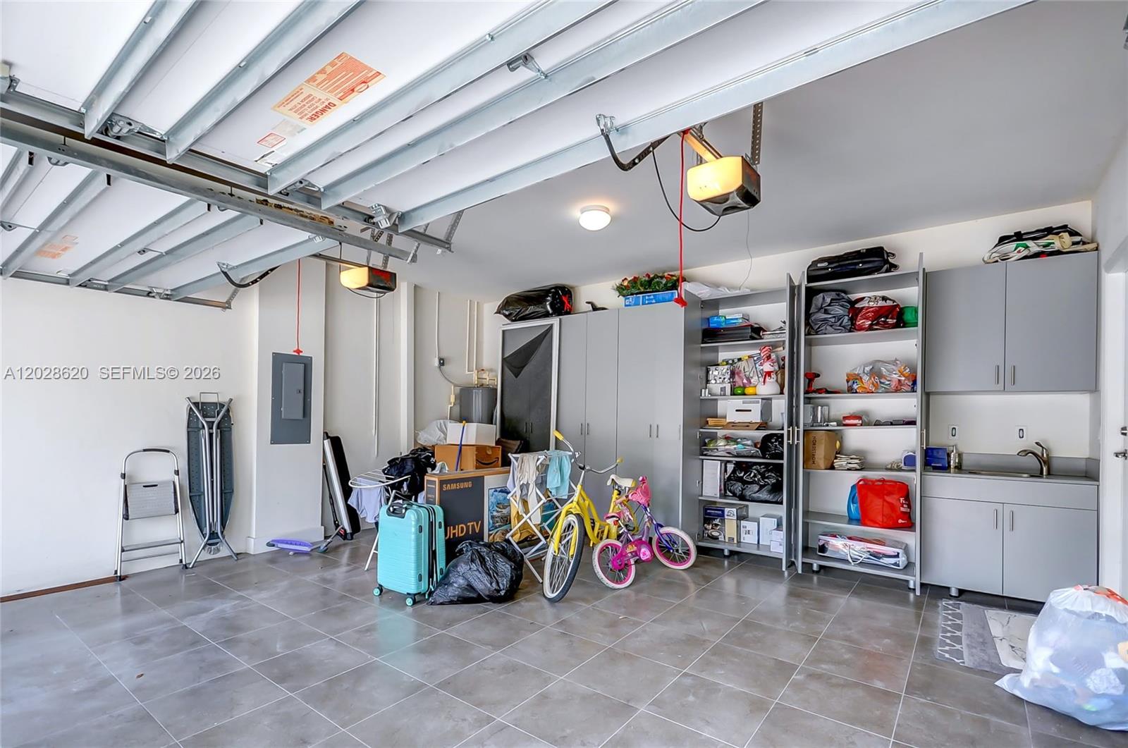 VINTAGE ESTATES - Residential