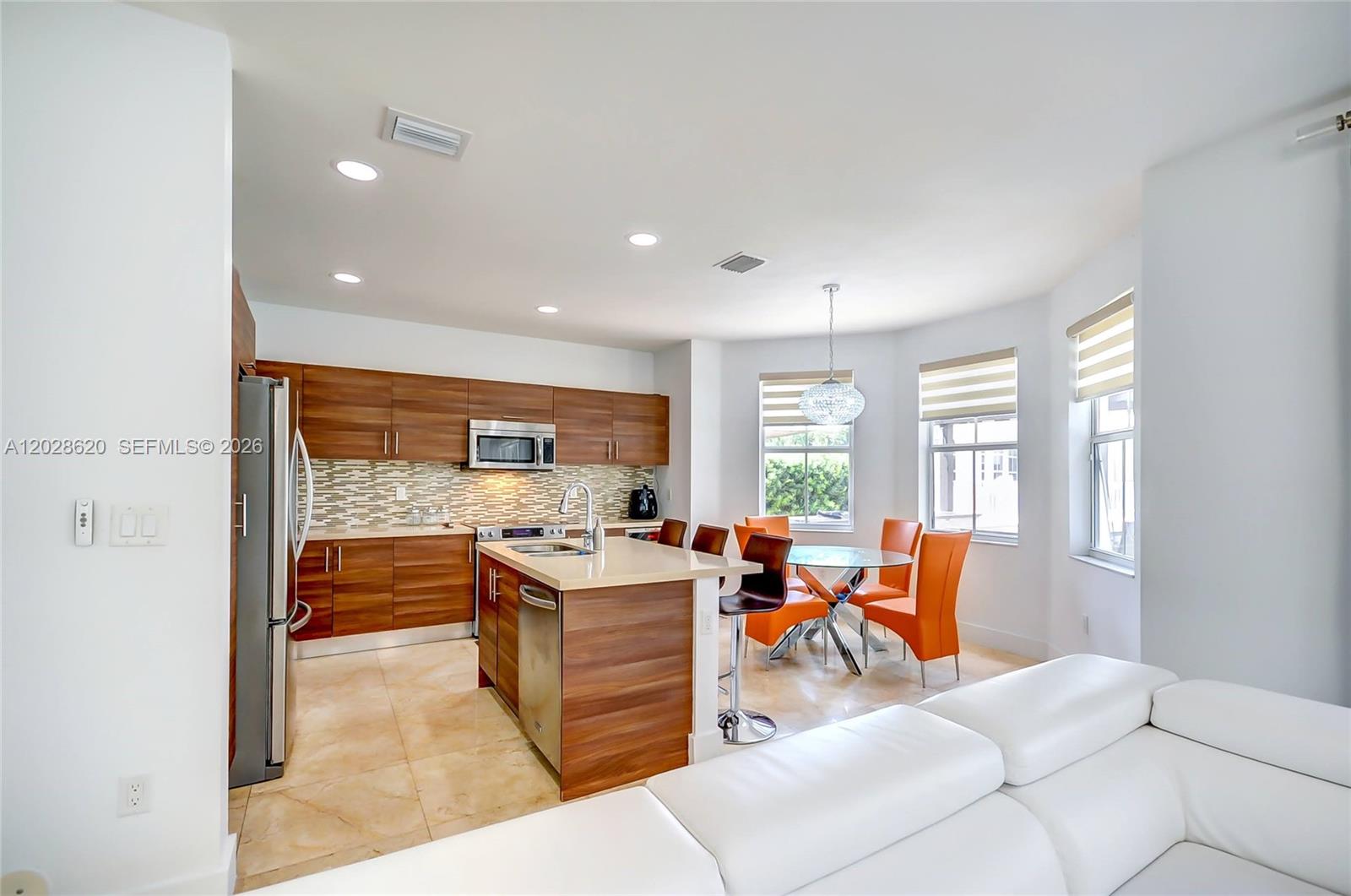 VINTAGE ESTATES - Residential
