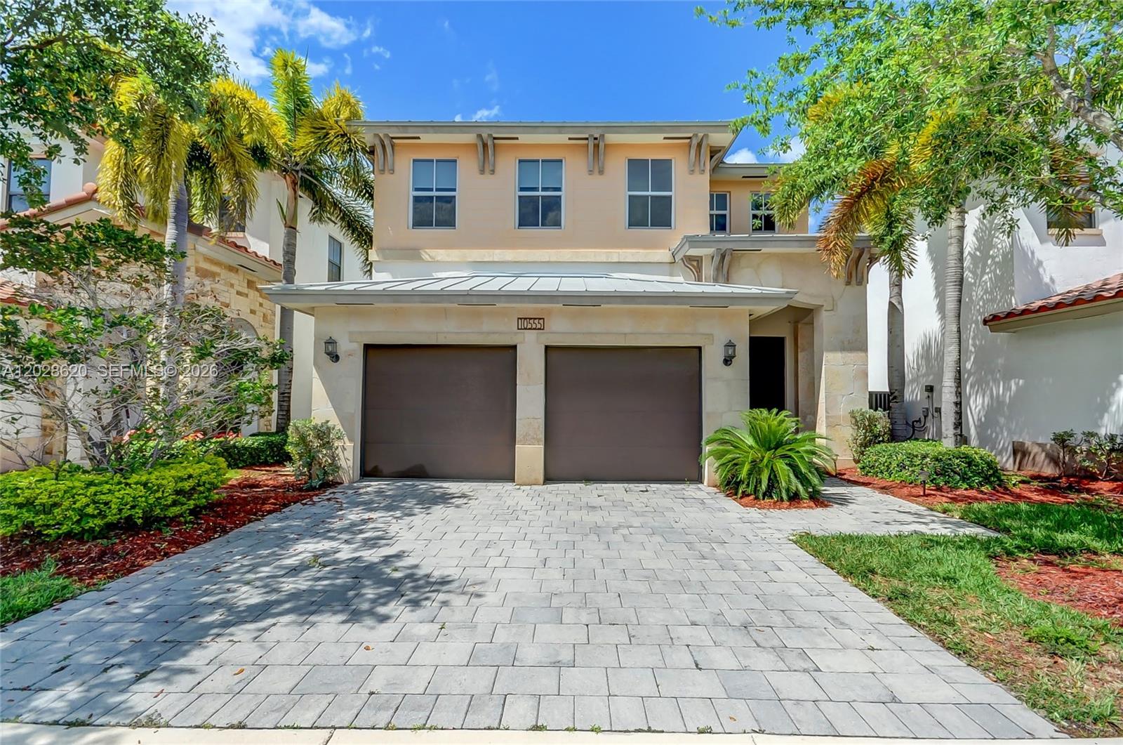 VINTAGE ESTATES - Residential