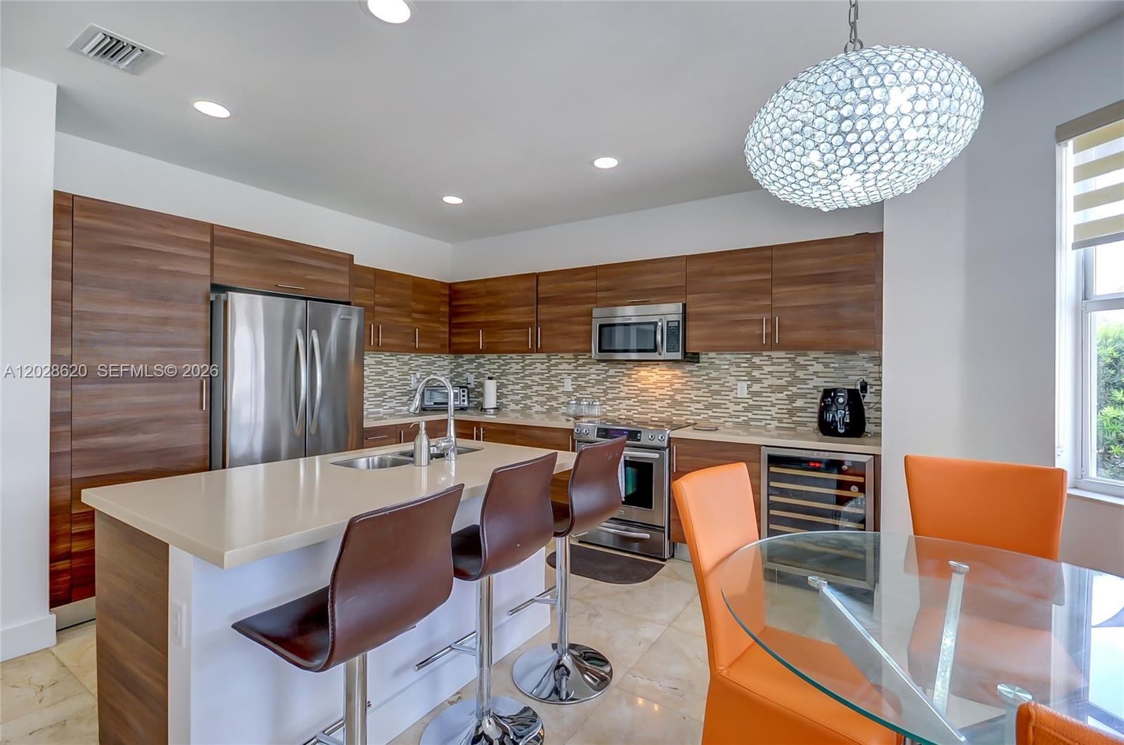 VINTAGE ESTATES - Residential